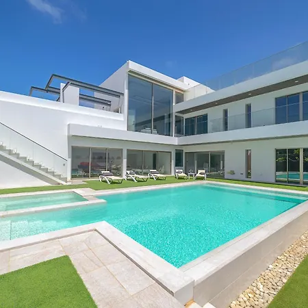 Monarca Vila Costa Teguise