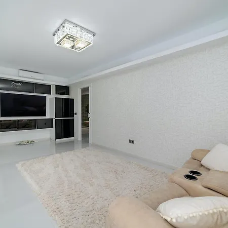 Monarca Costa Teguise