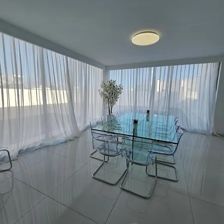 Monarca Vila Costa Teguise