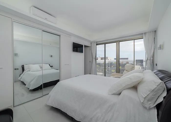 Monarca * Коста-Тегисе