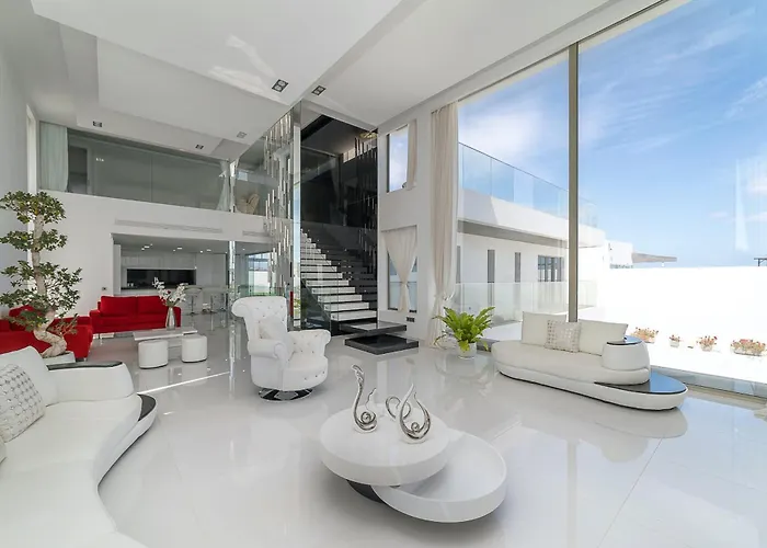 Monarca * Коста-Тегисе