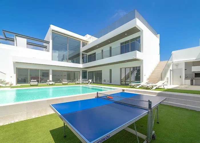 Monarca * Коста-Тегисе